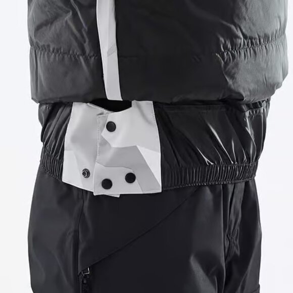 Montec - Dune Snowboard Jacket in Snow Camo (gray/white) - Picture 14 of 15